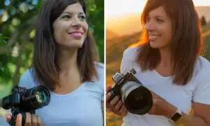 Photographe souriante tenant un appareil photo Lumix avec un capteur Micro 4/3, profitant de la lumière du soleil.