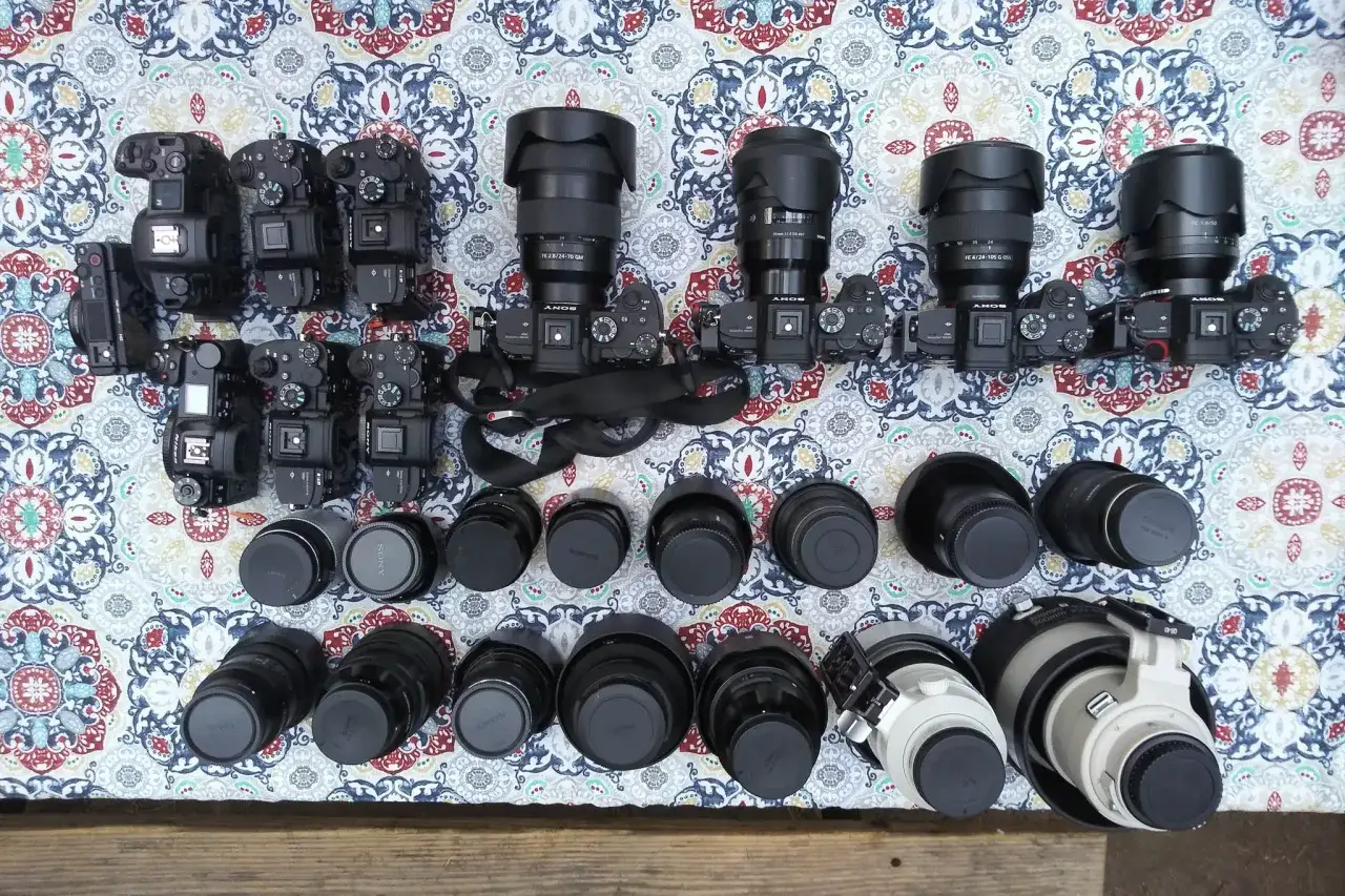 Une collection d'appareils photo et d'objectifs Sony, parfaits pour comprendre l'objectif photo et ses multiples usages.