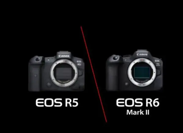 Comparaison des appareils photo Canon EOS R5 et R6 Mark II, côte à côte sur fond noir.