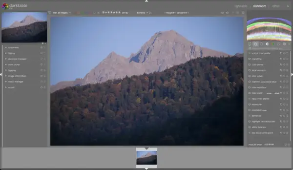 Montagne et forêt d'automne dans Darktable, idéal pour la retouche photo gratuit.